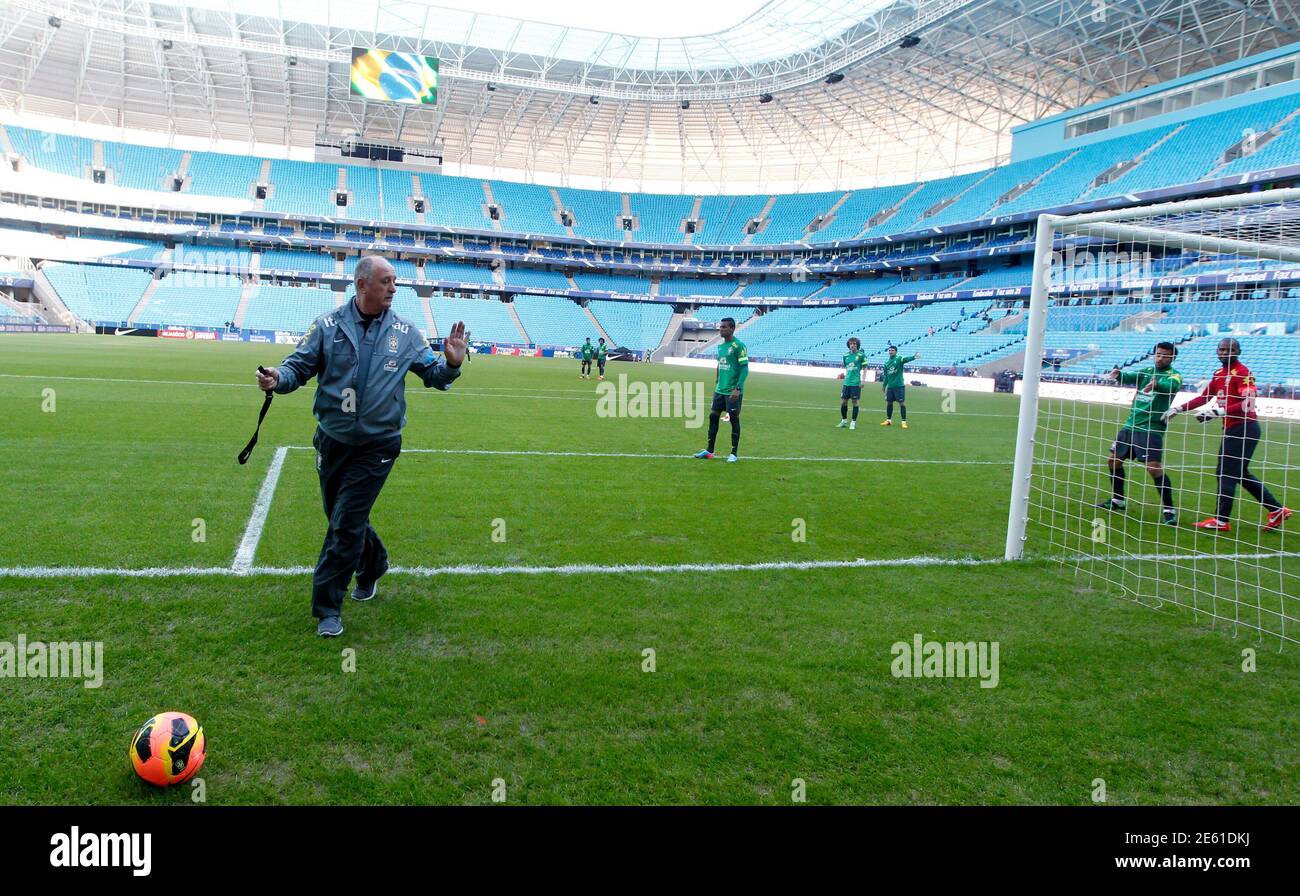 Luis Felipe Scolari L High Resolution Stock Photography And Images Alamy Luis Felipe Scolari L High Resolution Stock Photography And Images Alamy