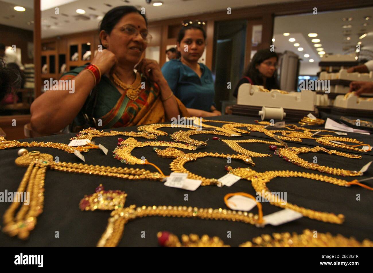 Indian jewellery showroom hi-res stock photography and images - Alamy