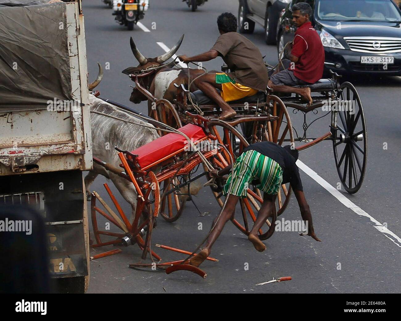Traditional sri lankan sinhala tamil hires stock photography and images Alamy