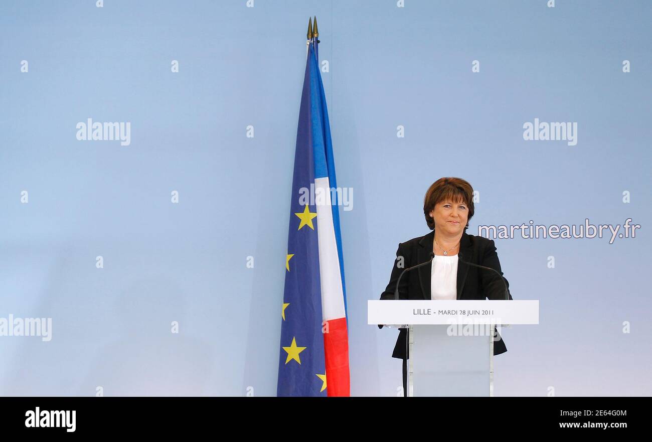 France's Socialist Party First Secretary Martine Aubry attends a news conference in Lille June 28, 2011. Veteran leftist Martine Aubry entered the race on Tuesday to run for the opposition Socialist Party in the 2012 presidential election, as the left reworks its battleplan following losing its star candidate.   REUTERS/Benoit Tessier (FRANCE - Tags: POLITICS) Stock Photo