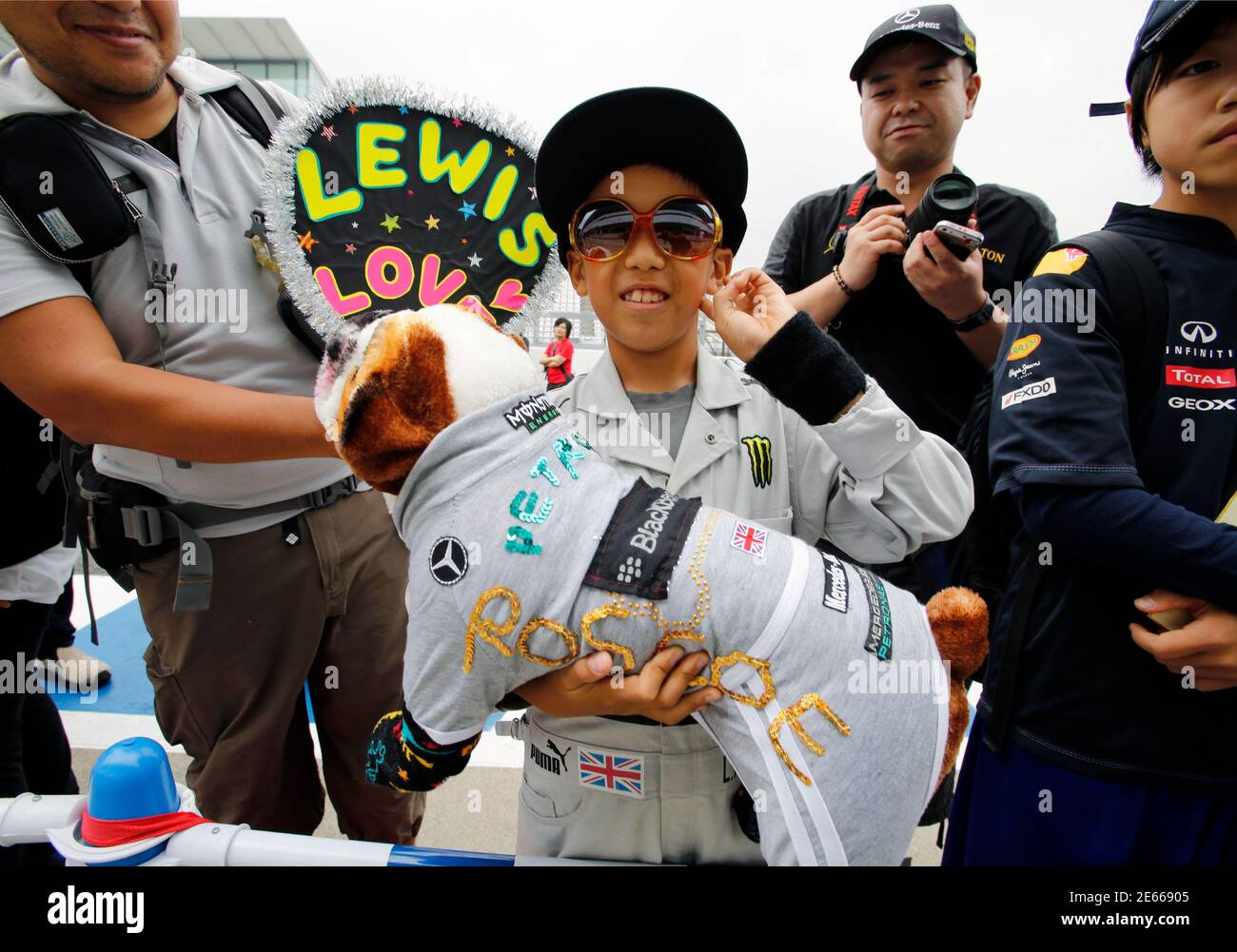 lewis hamilton and roscoe high resolution stock photography and images alamy