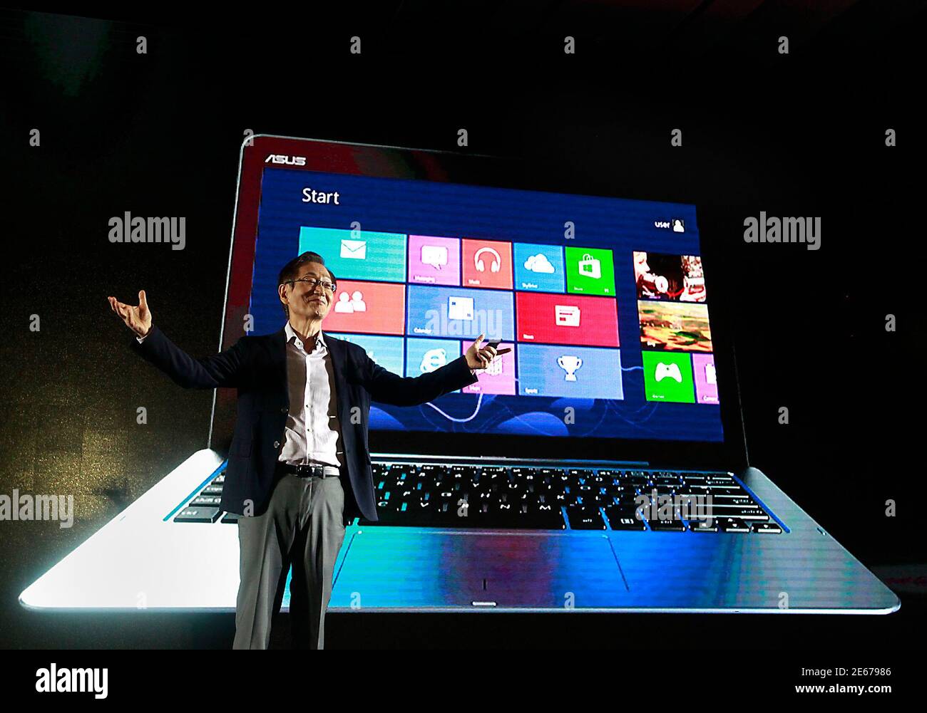 Asustek Computer Inc Chairman Jonney Shih Speaks About The Company S New Asus Transformer Book V A 12 5 Inch Device Combined Tablet Laptop And Smart Phone During A News Conference As Part Of A