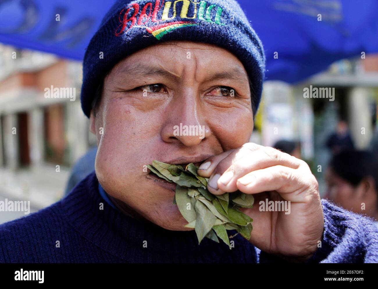 Hoja u hoja hires stock photography and images Alamy