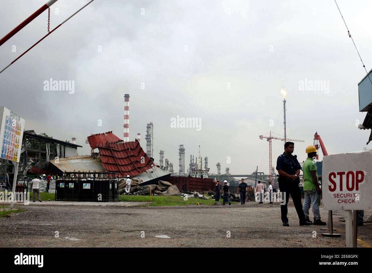 Explosion marine hires stock photography and images Alamy