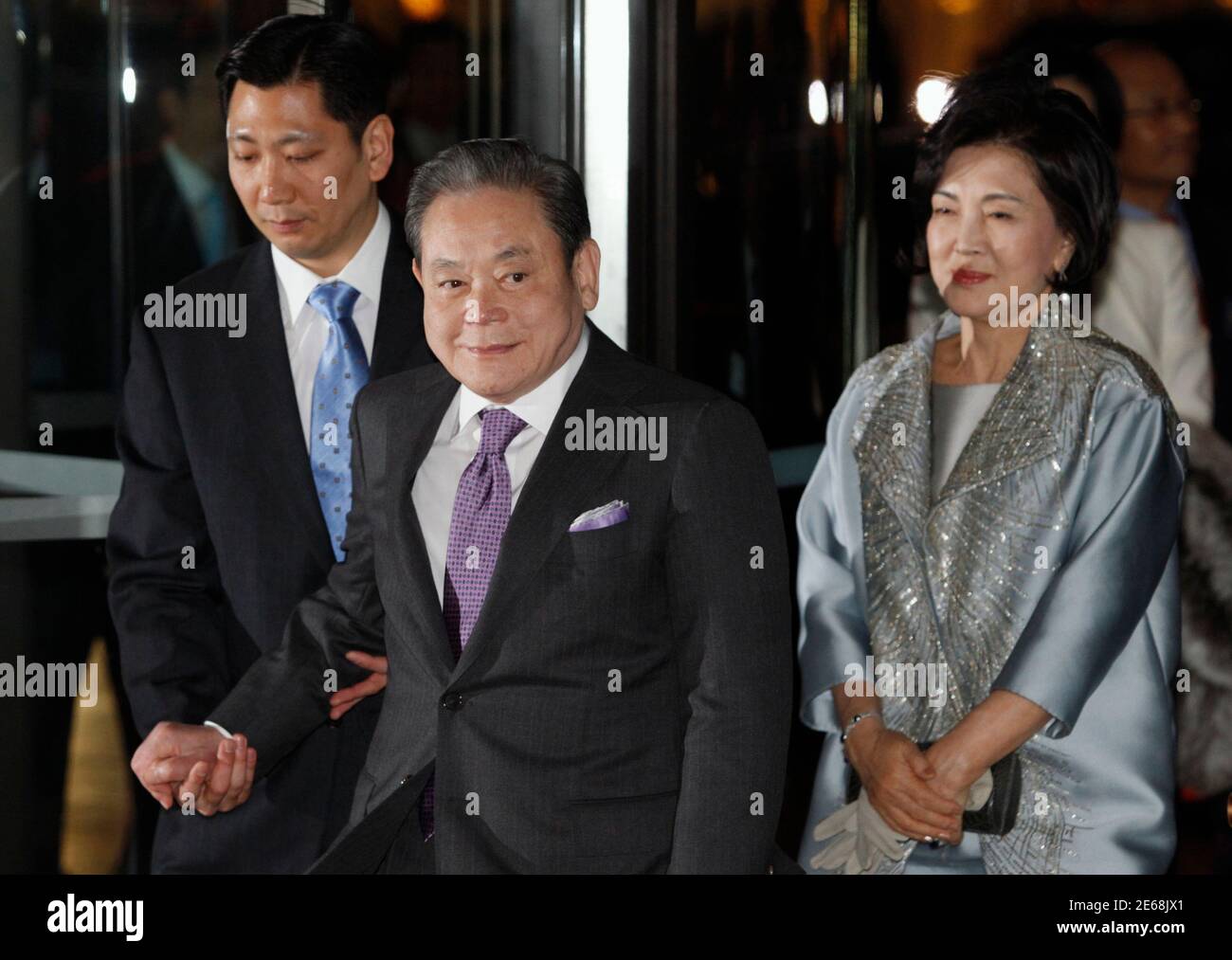 Samsung Electronics Chairman Lee Kun Hee C Attends The Celebration Of His 71st Birthday At The Shilla Hotel With His Wife Hong Ra Hee In Seoul January 9 2012 Reuters Kim Hong Ji South Korea