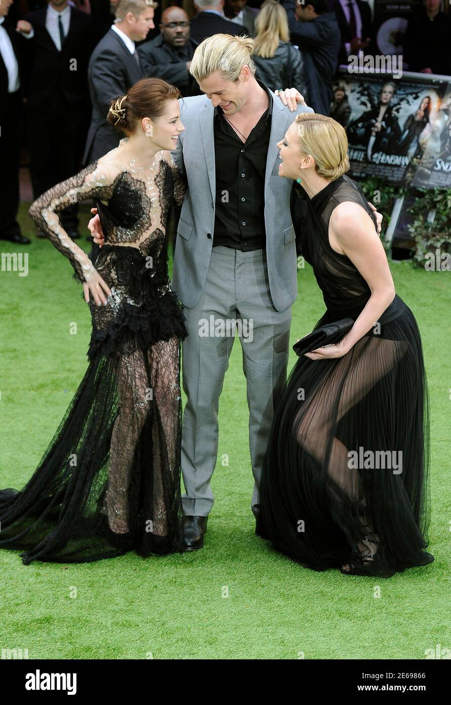 Chris Hemsworth Kristen Stewart High Resolution Stock Photography And Images Alamy