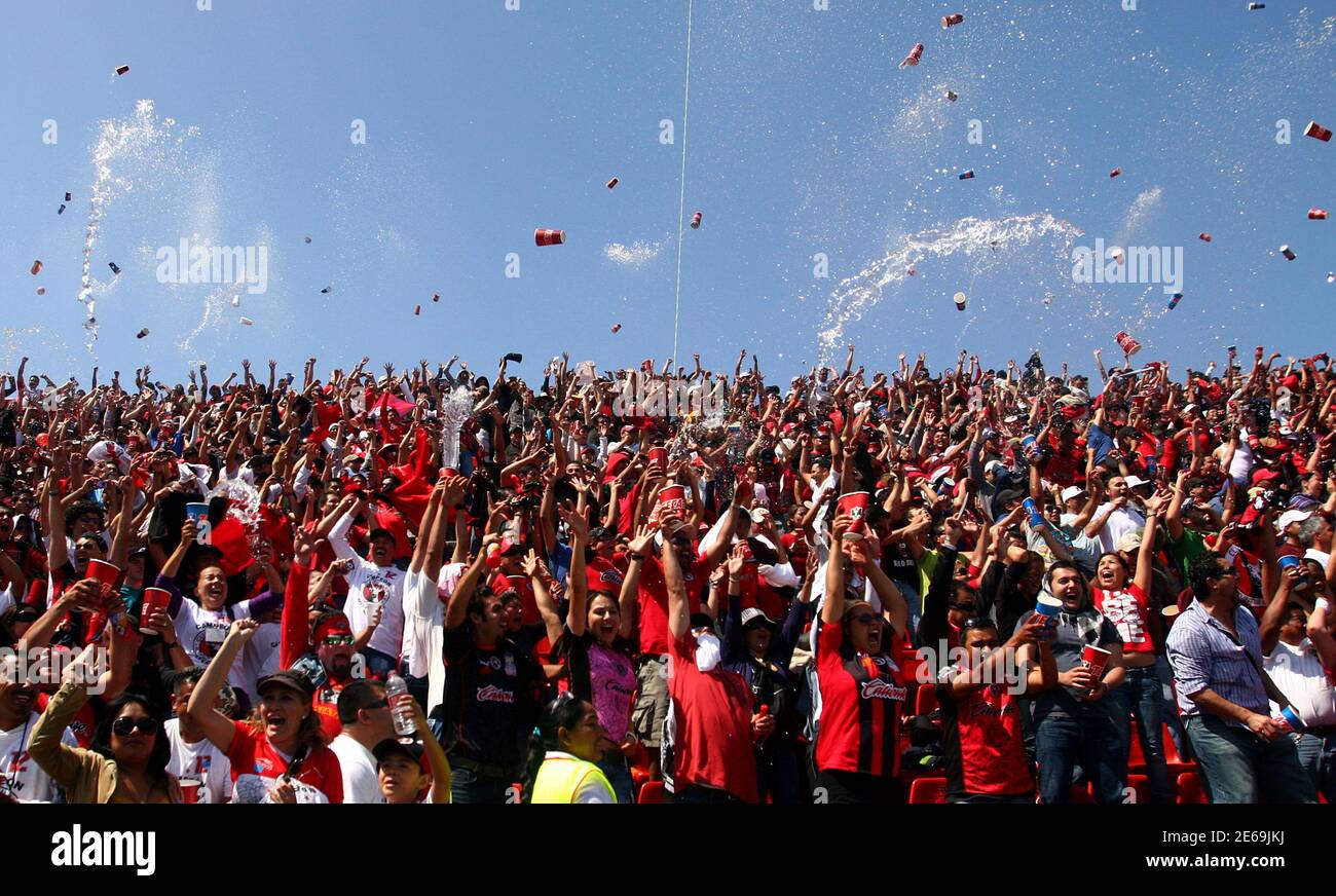 Fans Celebrate Mexico High Resolution Stock Photography and Images Alamy