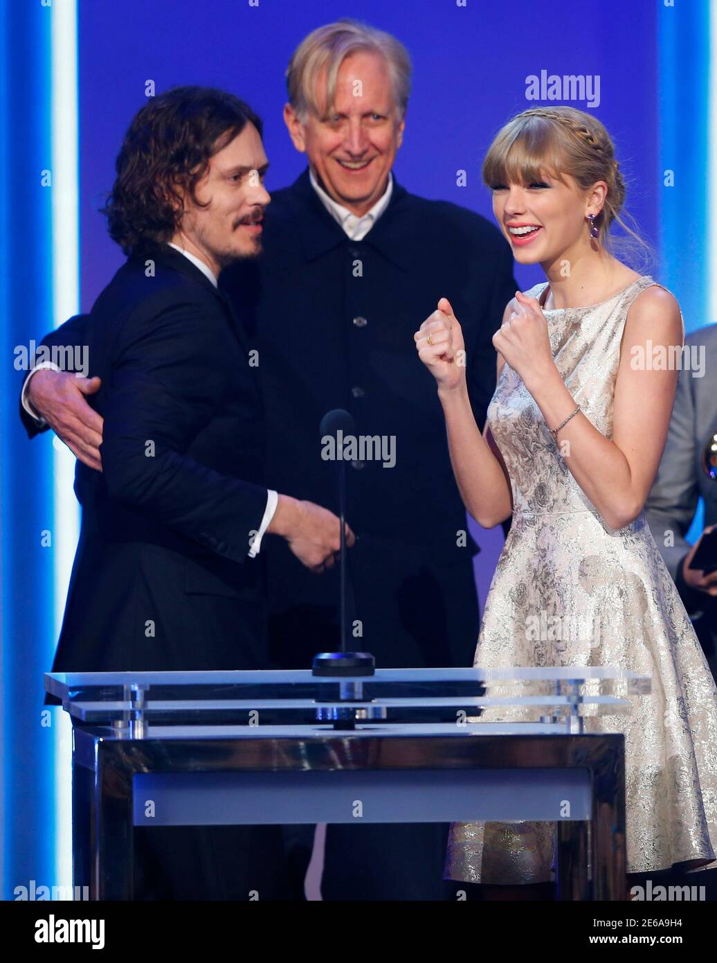 Taylor swift in white hires stock photography and images Alamy