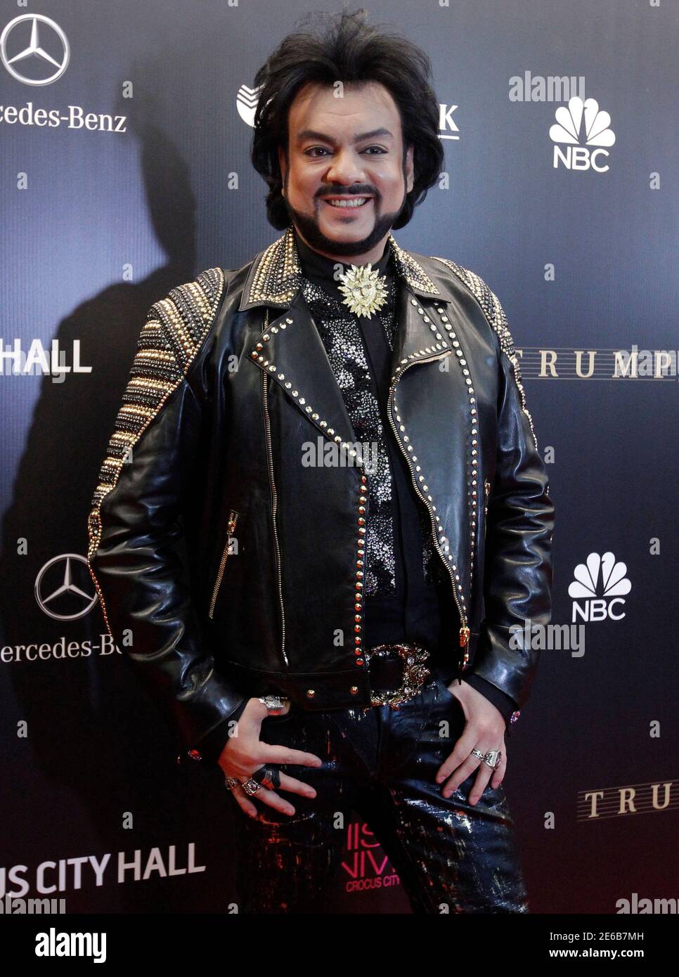 Russian pop star Philipp Kirkorov poses for photographers as he arrives for  the Miss Universe Pageant at the Crocus City Hall in Moscow November 9,  2013. REUTERS/Maxim Shemetov (RUSSIA - Tags: ENTERTAINMENT