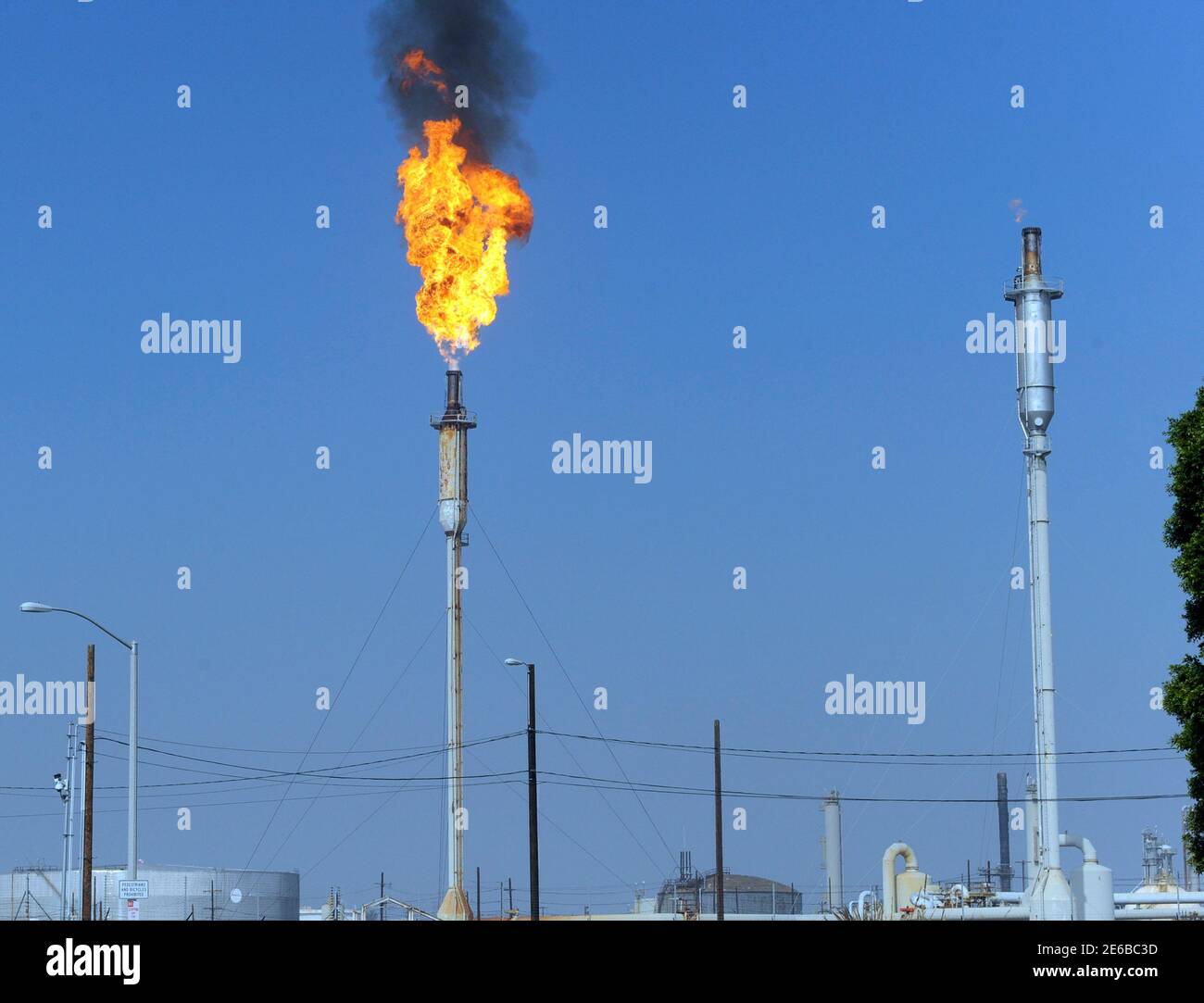 Refinery fire burst hi-res stock photography and images - Alamy