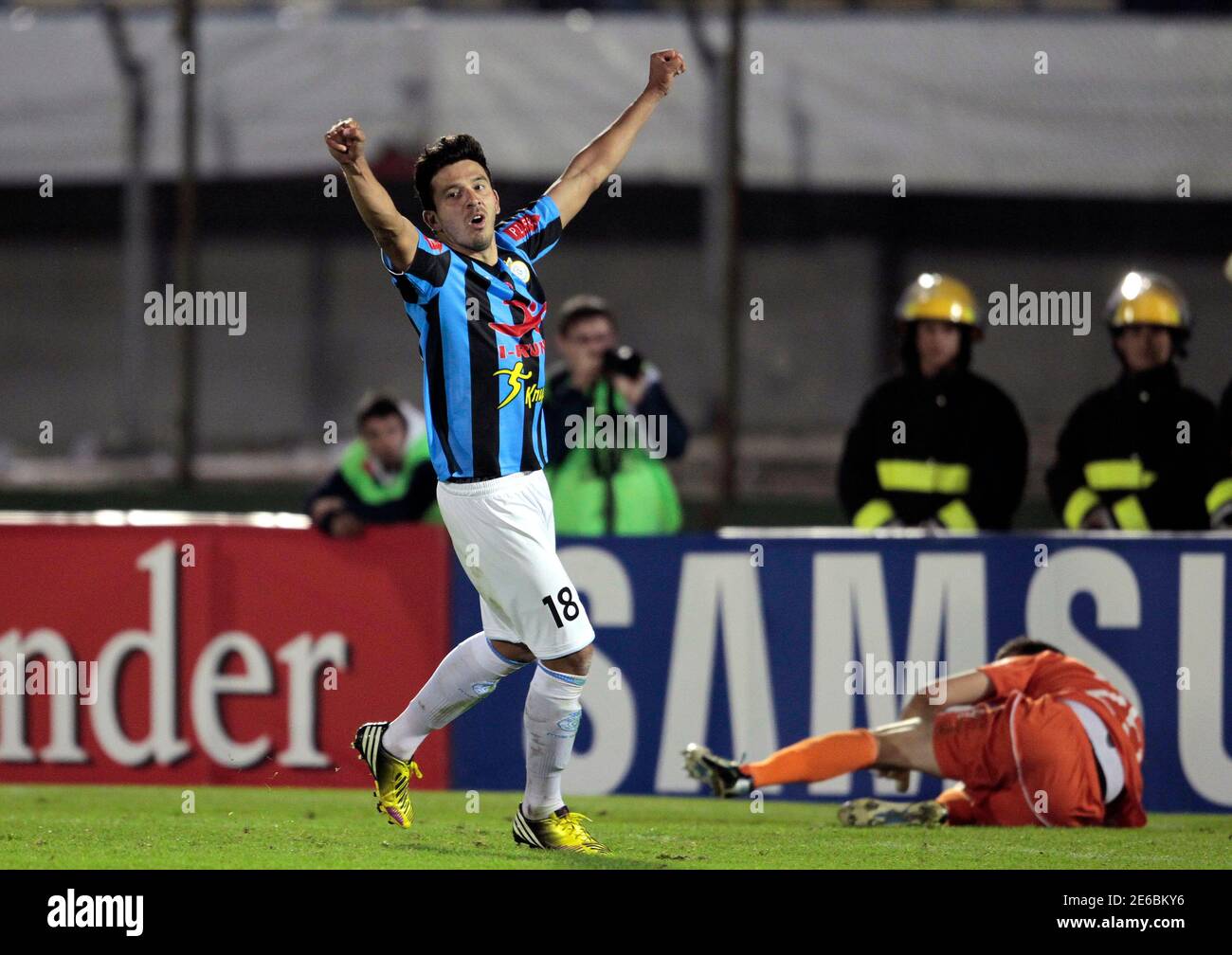 Moises Gamarra Of Peru S Real Garcilaso Celebrates After Scoring The Winning Penalty In The Penalty Shoot Out To Defeat Uruguay S Nacional For The Copa Libertadores In Montevideo May 9 13 Reuters Andres Stapff