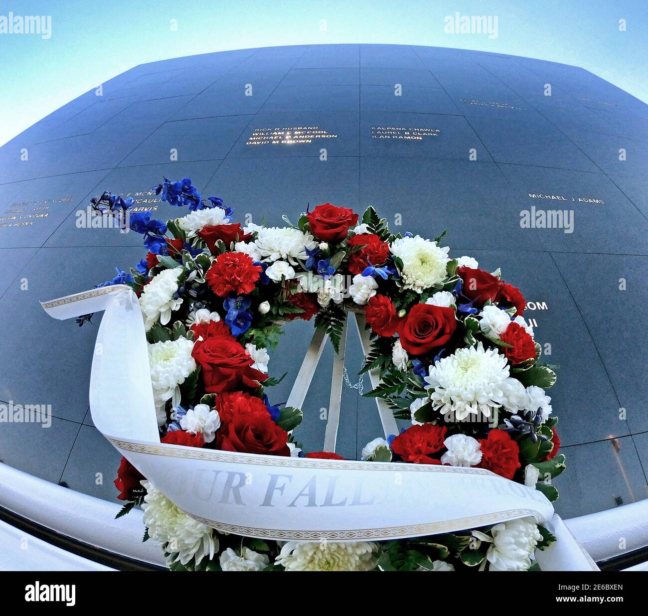 NO FILM, NO VIDEO, NO TV, NO DOCUMENTARY - The wreath laid at the base of the Space Mirror Memorial during a 35th anniversary commemoration ceremony honoring the seven astronauts killed in the 1986 Challenger shuttle disaster, at Kennedy Space Center, Florida on Thursday, January 28, 2021. Photo by Joe Burbank/Orlando Sentinel/TNS/ABACAPRESS.COM Stock Photo
