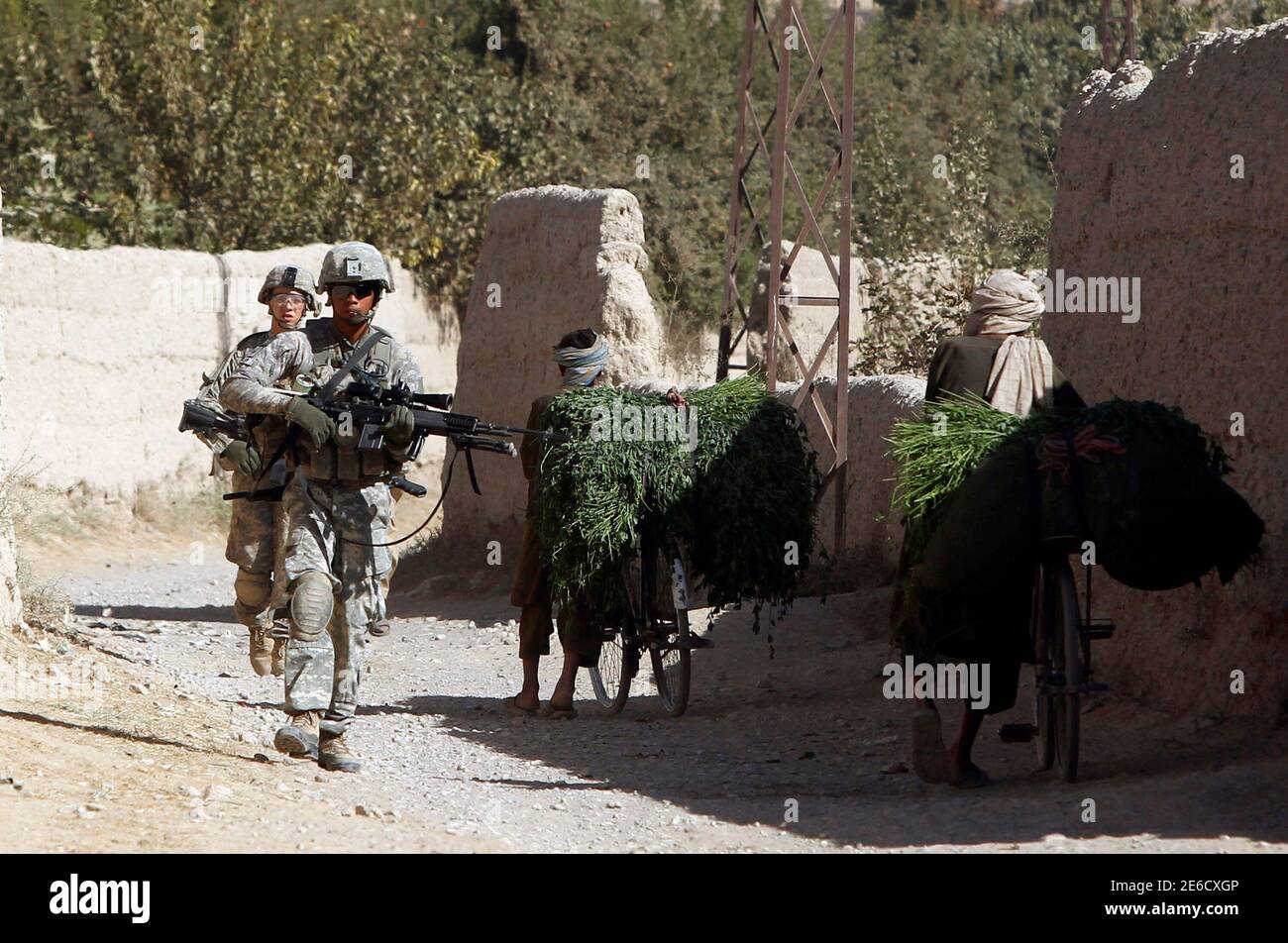 1 4 infantry battalion hi-res stock photography and images - Alamy