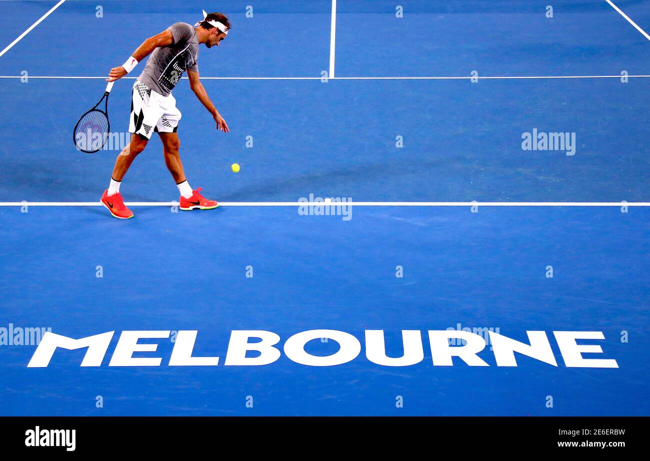 Federer serve australia open hi-res stock photography and images - Alamy