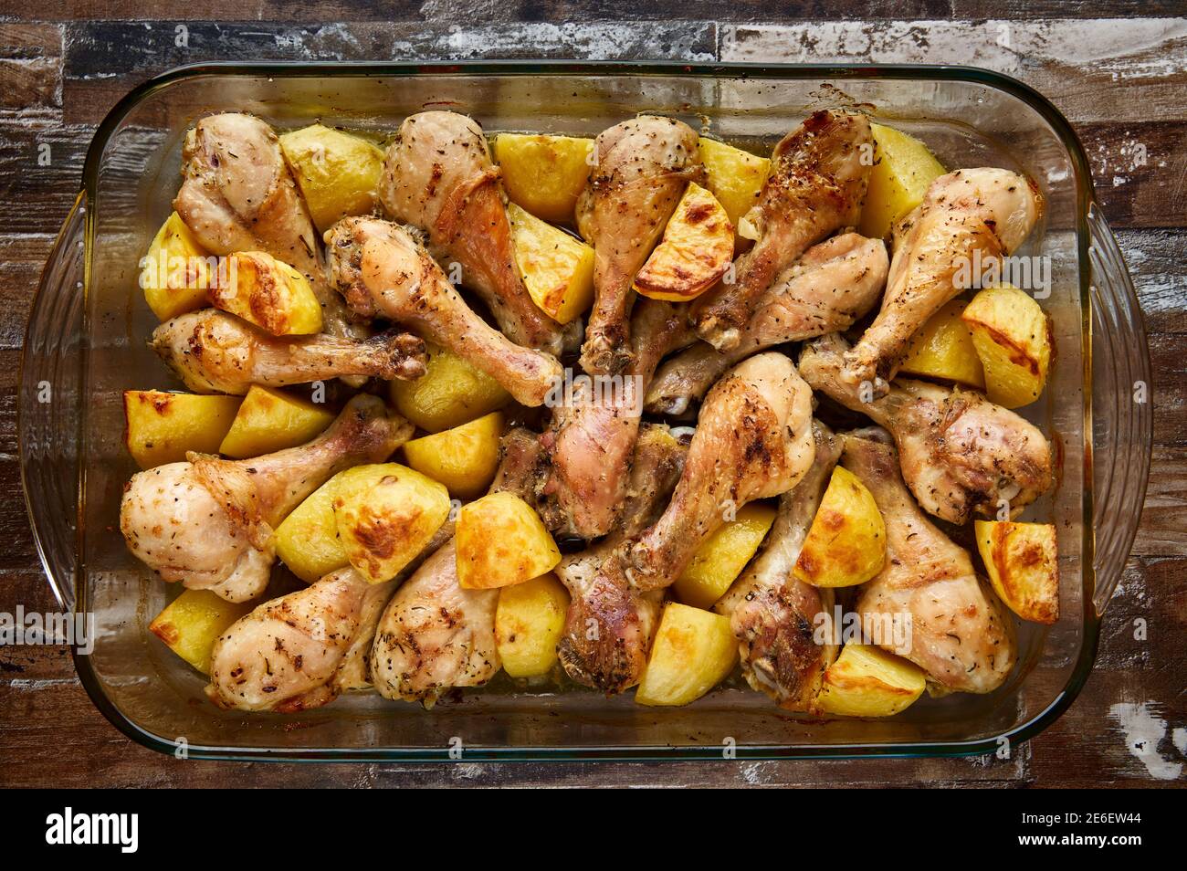 Chicken drumsticks oven tray hires stock photography and images Alamy