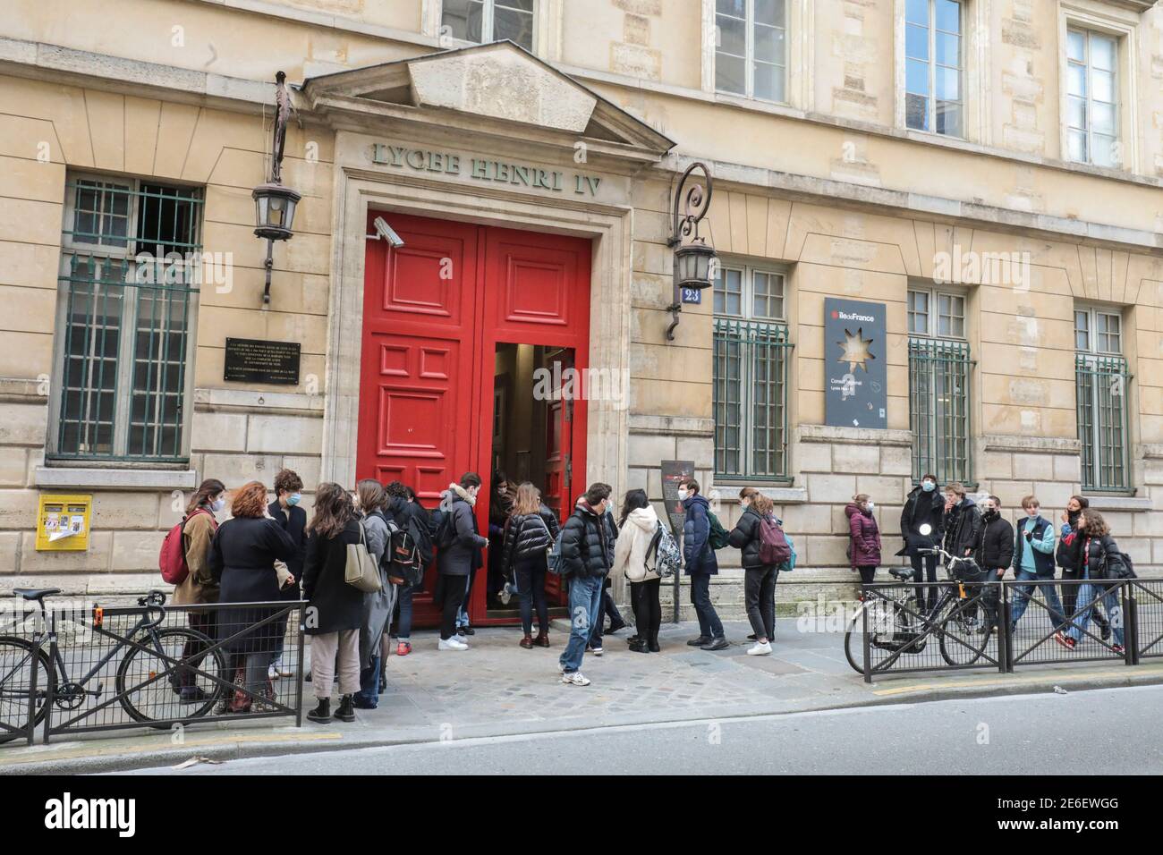 CHAMPAGNE SOCIALISTS LOCATIONS IN PARIS Stock Photo