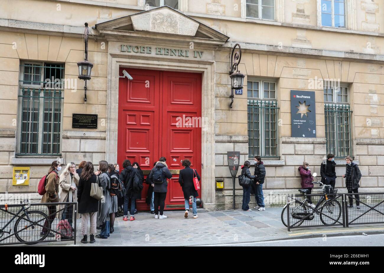 CHAMPAGNE SOCIALISTS LOCATIONS IN PARIS Stock Photo