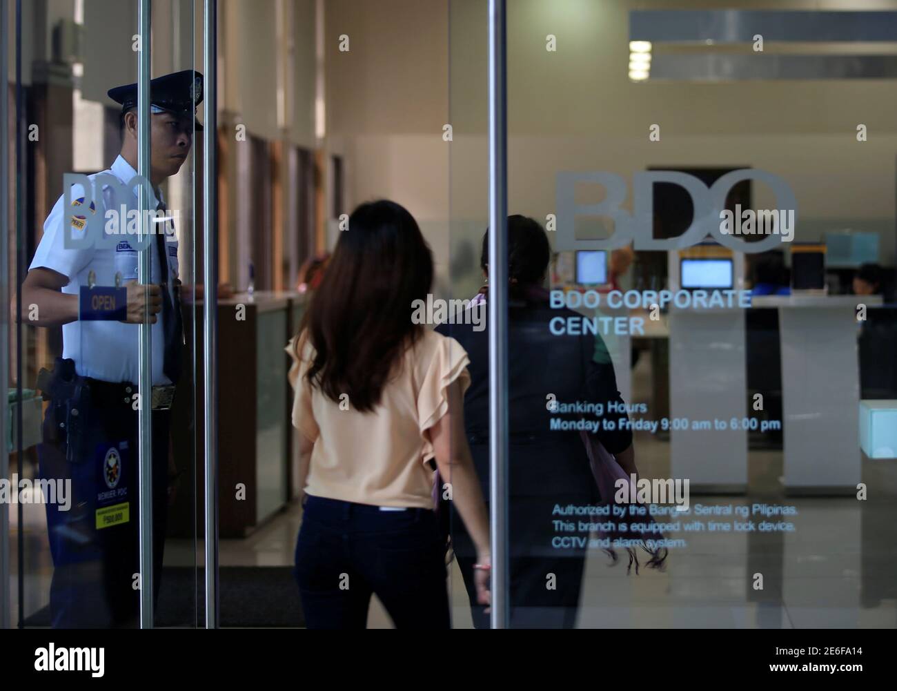 Banco de manila hi-res stock photography and images - Alamy
