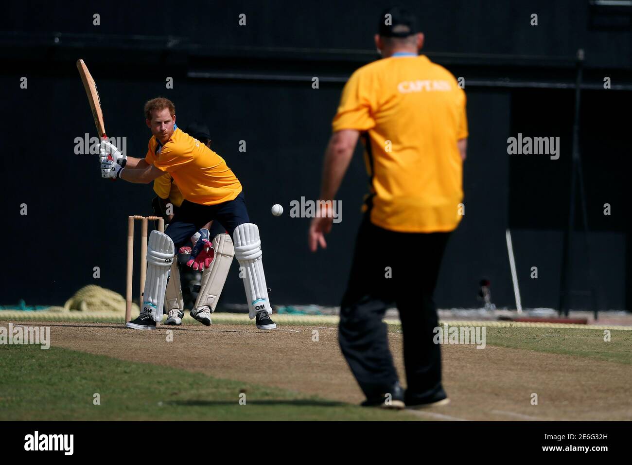 Prince harry at cricket hi-res stock photography and images - Alamy