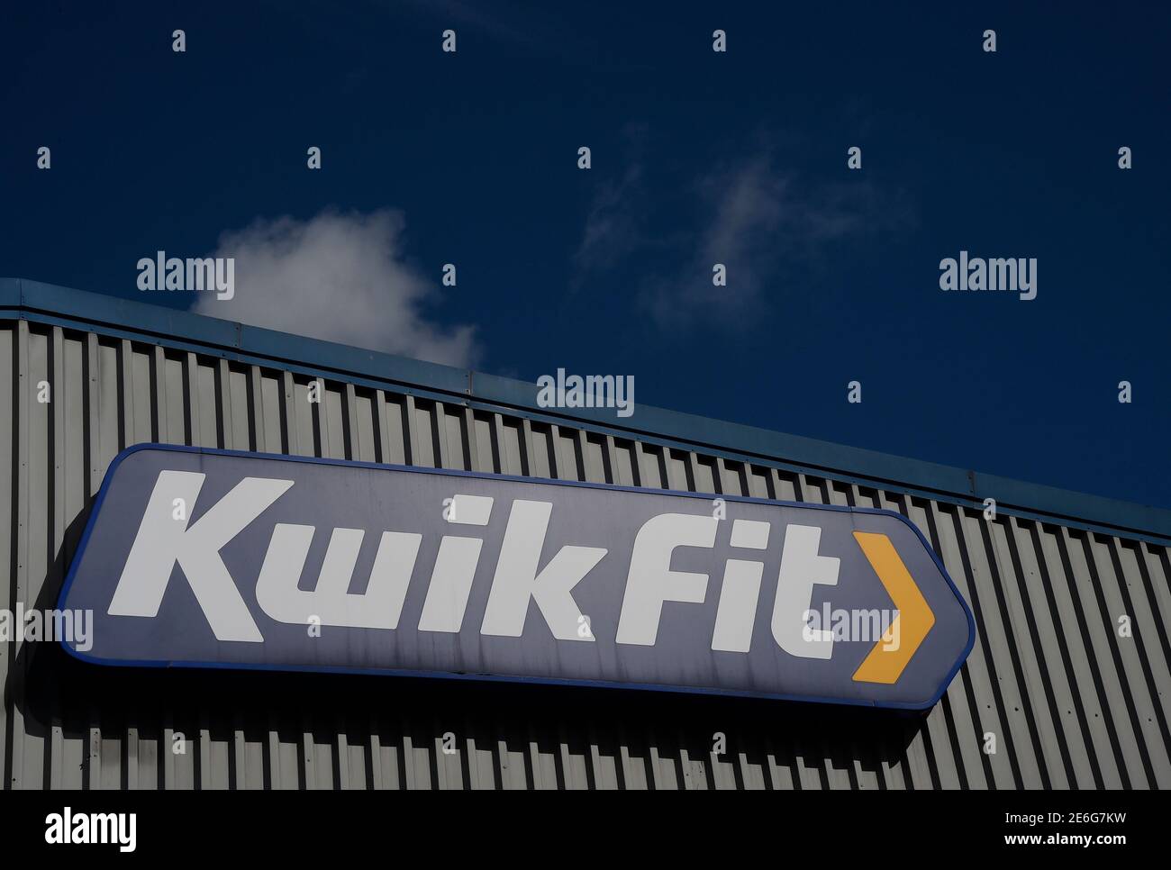 Kwikfit hires stock photography and images Alamy