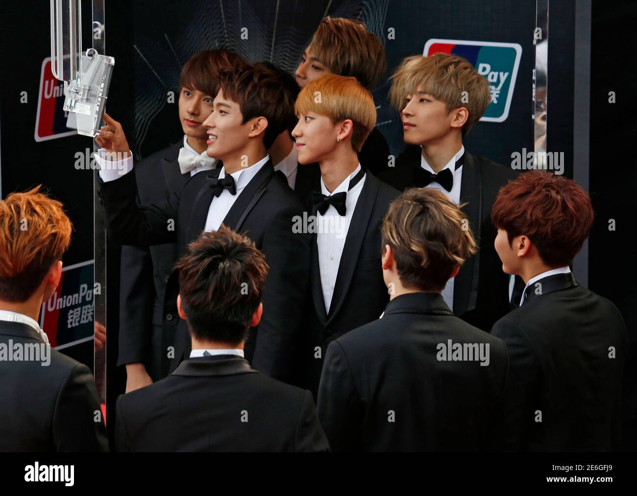 Seventeen Band High Resolution Stock Photography And Images Alamy