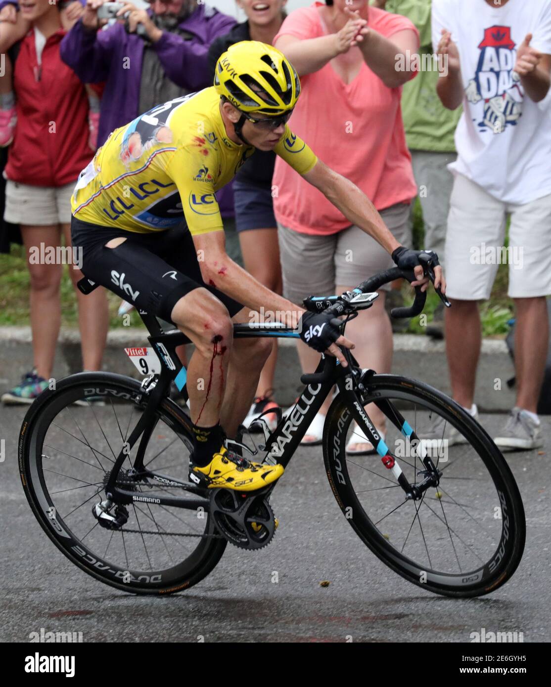 Cycling - Tour de France cycling race - The 146 km (90 miles) Stage 19 from Albertville to Saint-Gervais Mont Blanc, France - 22/07/2016  - Yellow jersey leader Team Sky rider Chris Froome of Britain rides after a fall during the stage.   REUTERS/Kenzo Tribouillard/Pool Stock Photo