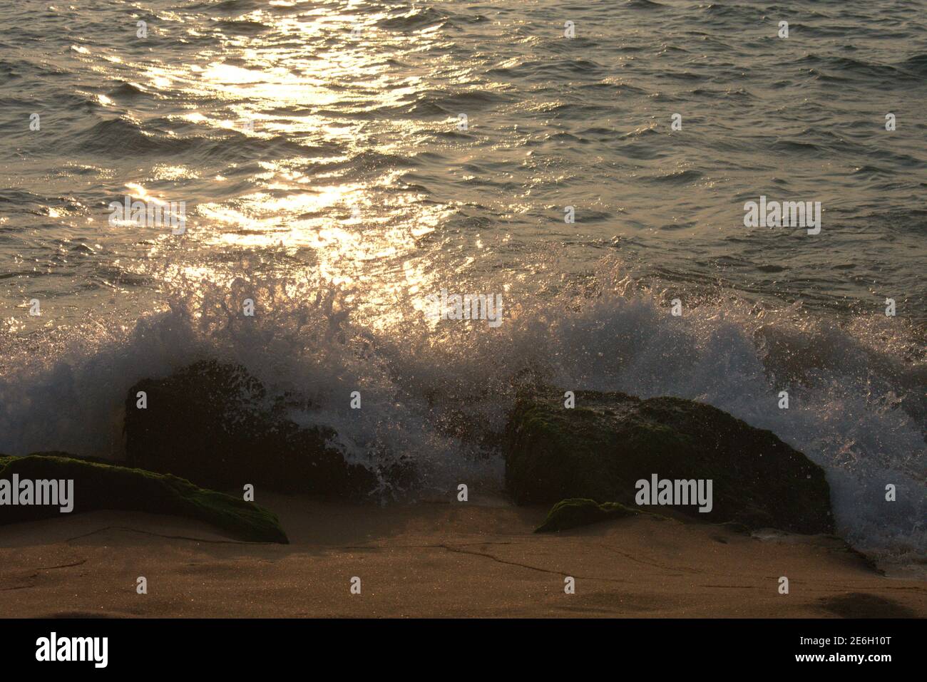 Sunlight hitting water hi-res stock photography and images - Alamy