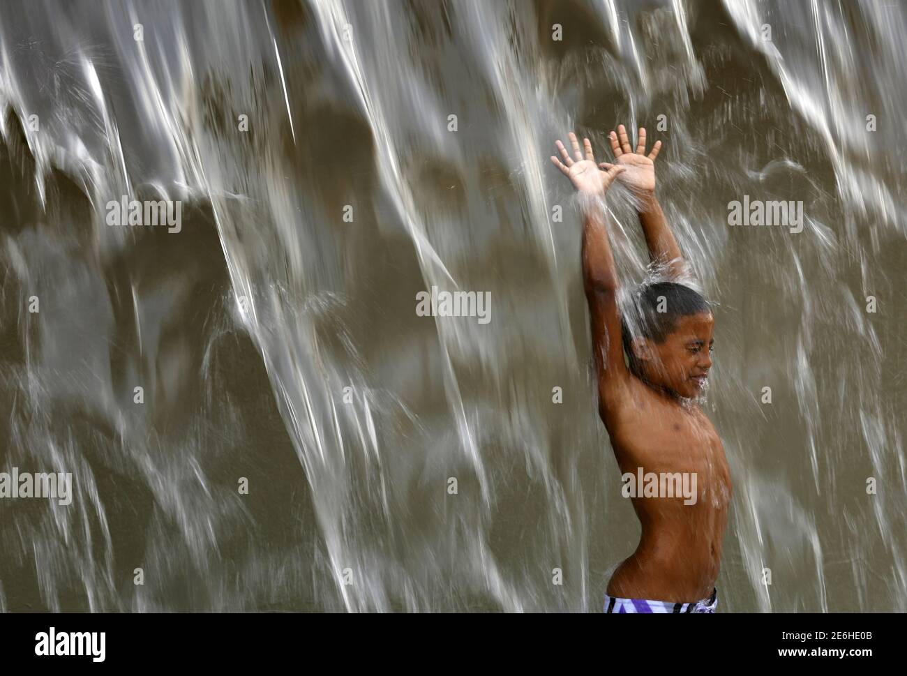 100 Degrees F High Resolution Stock Photography And Images Alamy