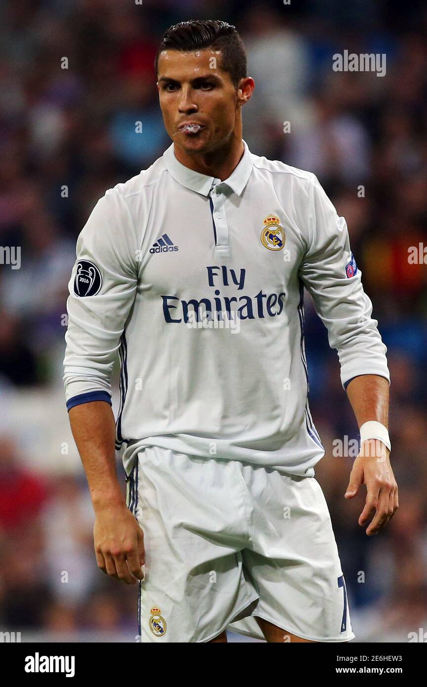Football Soccer - Real Madrid v Legia Warsaw - UEFA Champions League - Santiago Bernabeu stadium, Madrid, Spain - 18/10/16 Real Madrid's Cristiano Ronaldo reacts. REUTERS/Javier Barbancho Stock Photo - Alamy Football Soccer - Real Madrid v Legia Warsaw - UEFA Champions League - Santiago Bernabeu stadium, Madrid, Spain - 18/10/16 Real Madrid's Cristiano Ronaldo reacts. REUTERS/Javier Barbancho Stock Photo - Alamy