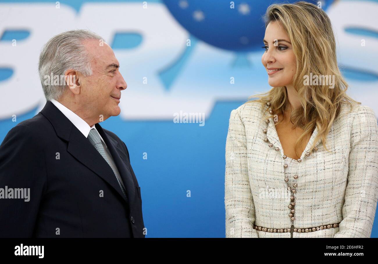 Brazil's President Michel Temer smiles to his wife Marcela during a  ceremony at Planalto Palace in Brasilia, Brazil December 7, 2016.  REUTERS/Adriano Machado Stock Photo - Alamy