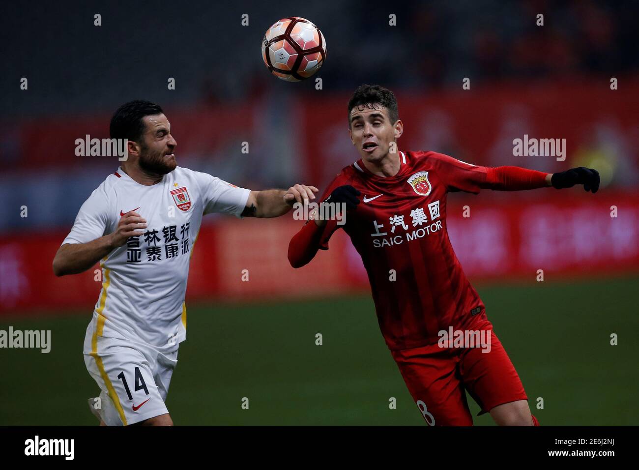 Football Soccer Chinese Super League Sipg V Changchun Yatai Fc Shanghai China 4 3 17 Sipg S Brazilian Midfielder Oscar R In Action Reuters Aly Song Stock Photo Alamy