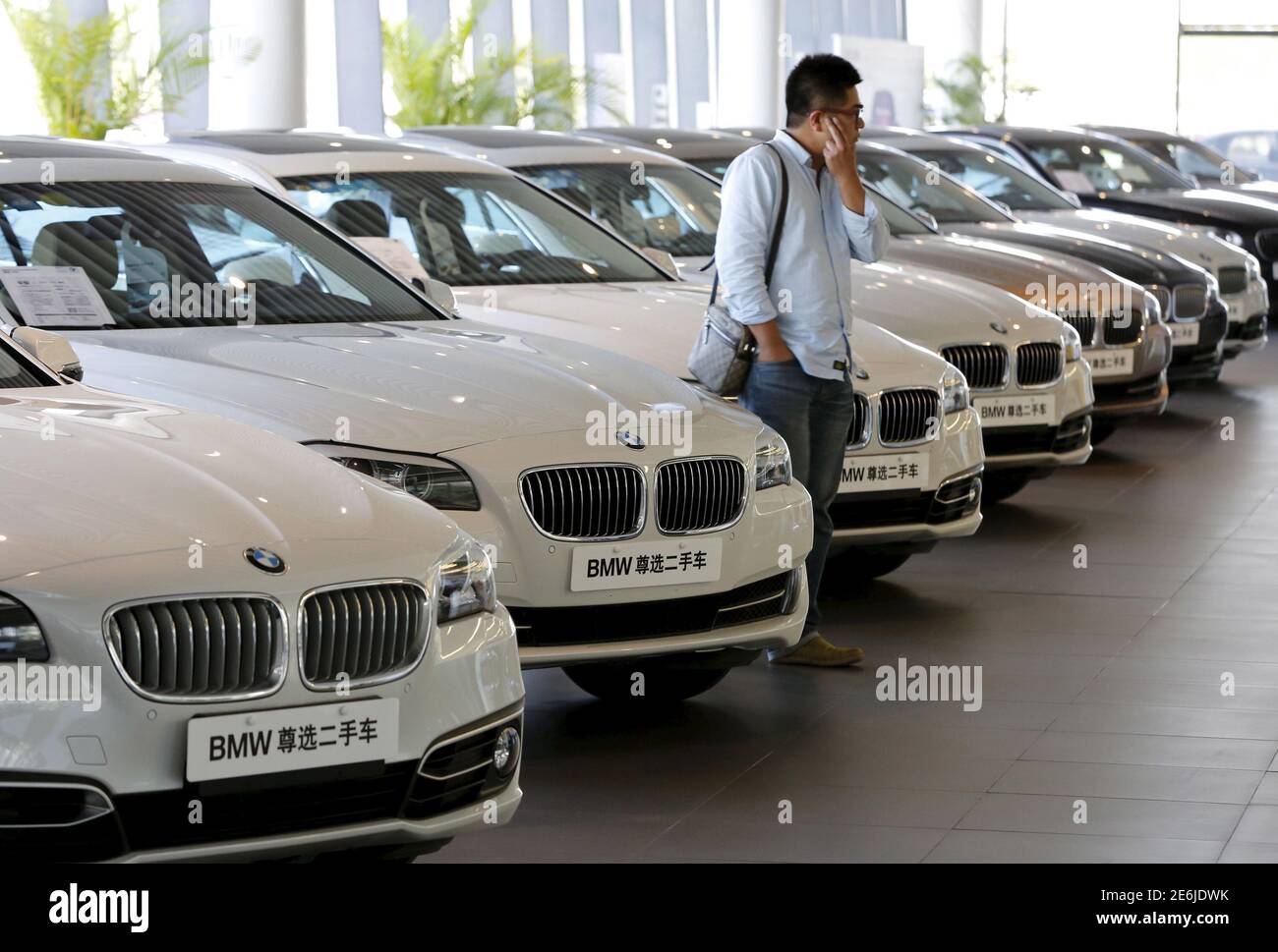 Bmw Show Room High Resolution Stock Photography And Images Alamy