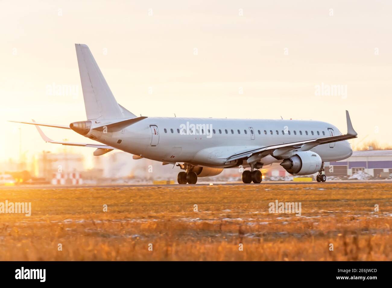 Airplane accelerating take off hi-res stock photography and images - Alamy