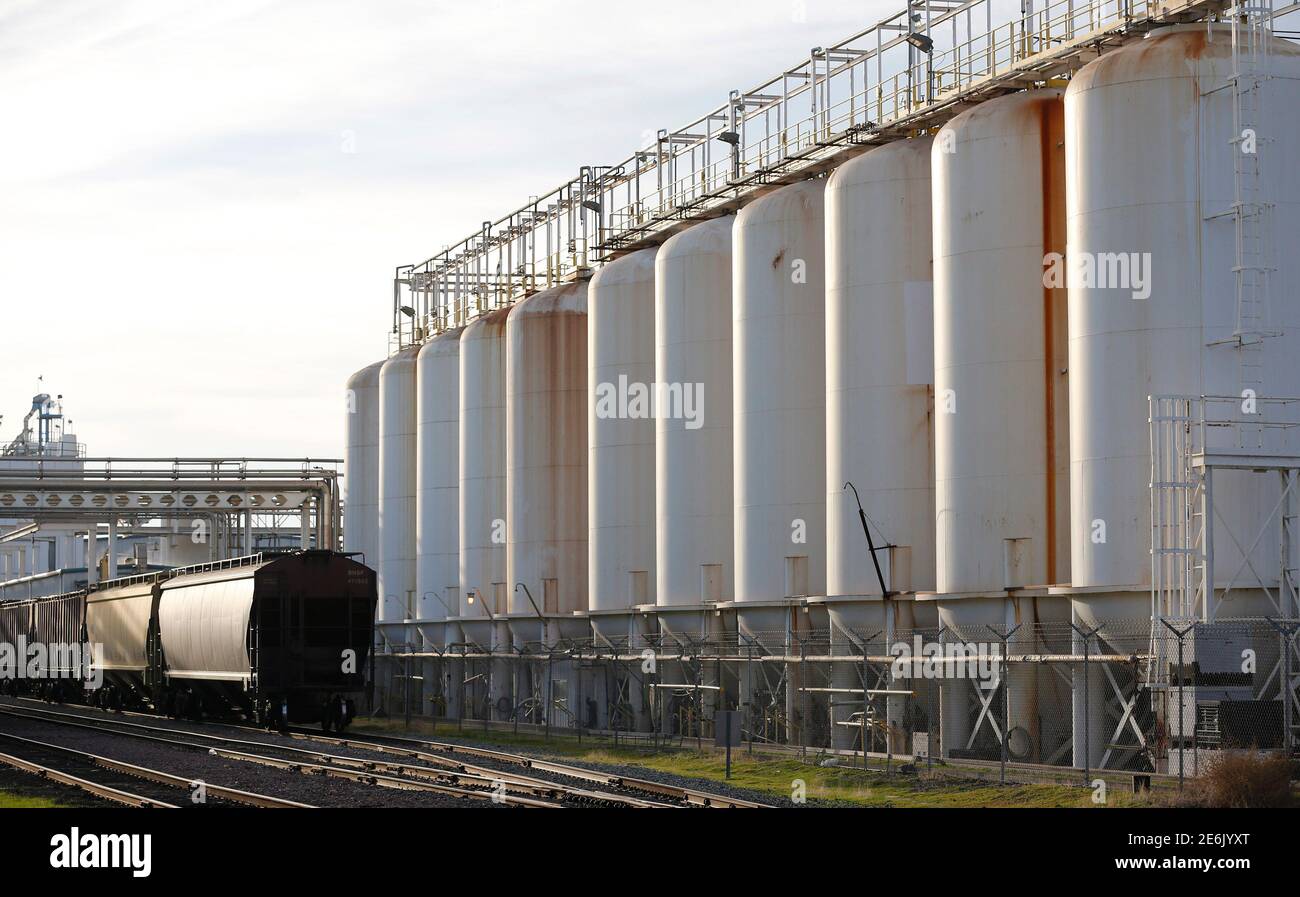 Q2 earnings hires stock photography and images Alamy