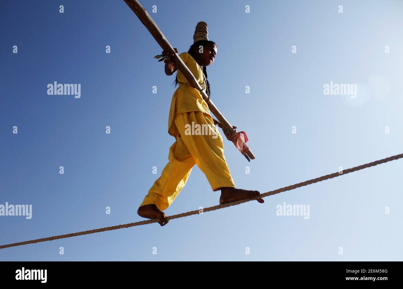 India Pole Balancing High Resolution Stock Photography and Images - Alamy