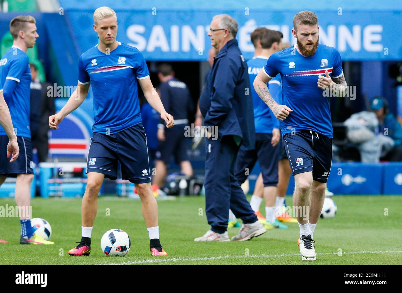 Football Soccer Euro 16 Iceland Training Stade Geoffroy Guichard Saint Etienne France 13 6 16 Iceland S Team Captain Aron Gunnarsson R During Training Reuters Robert Pratta Stock Photo Alamy