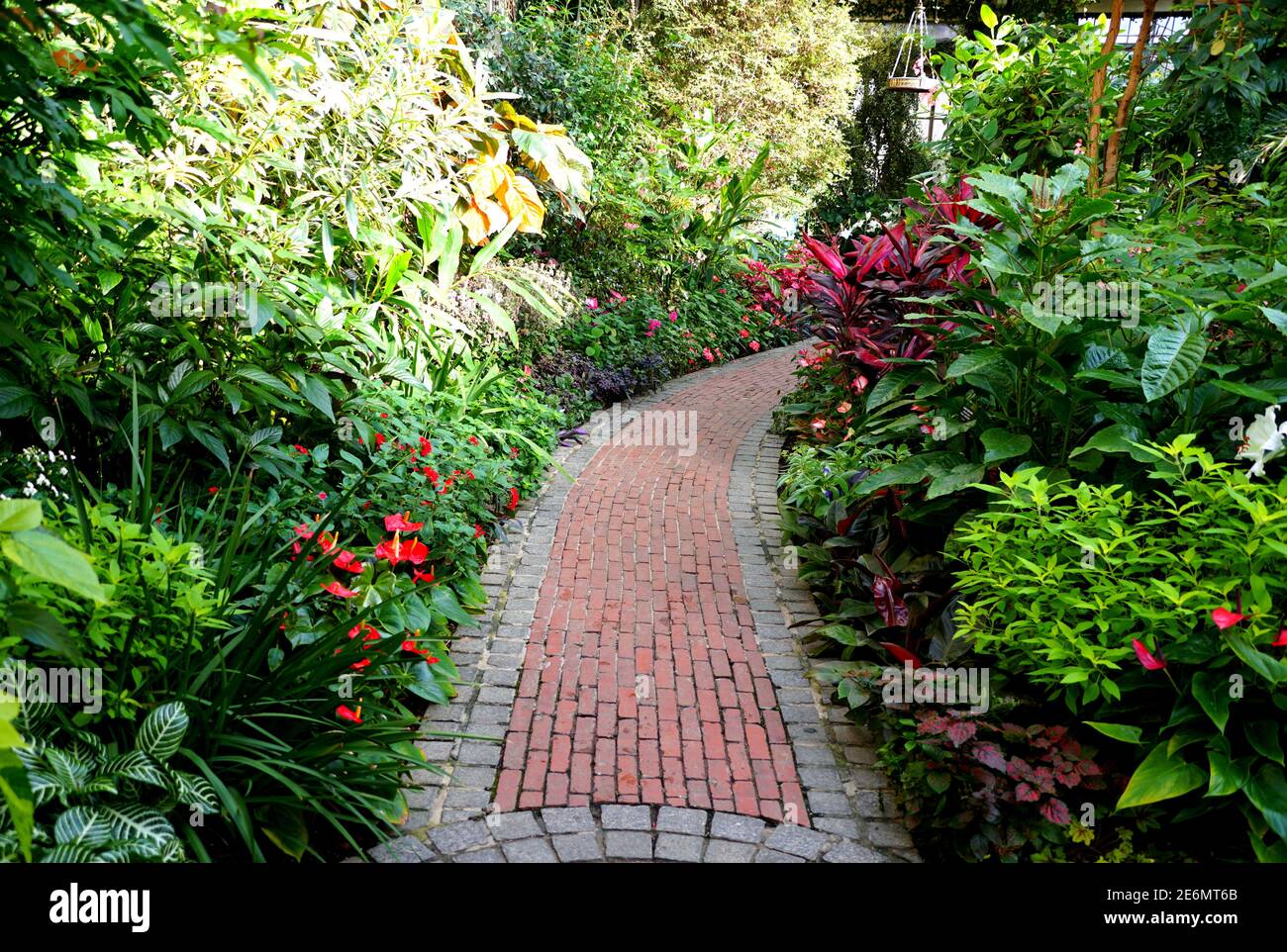 Brick path garden hi-res stock photography and images - Alamy