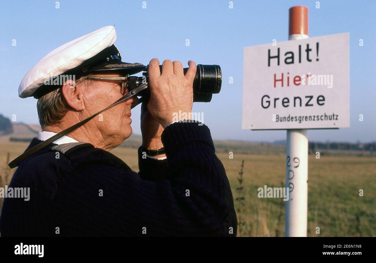British Frontier Service guides with British Forces on the The Iron Curtain. The boarder between East and West Germany in 1983 Stock Photo