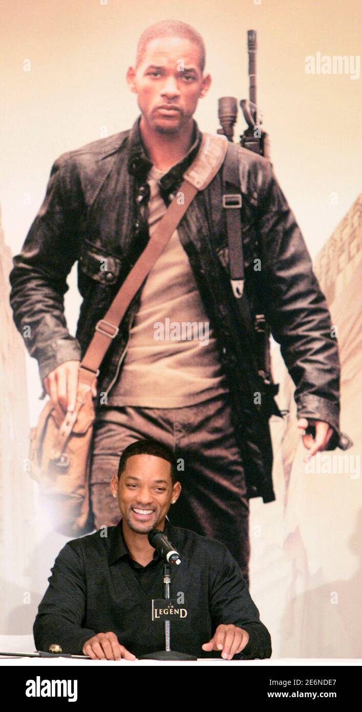 How To Be Really Bad Pelicula Completa En Espanol U.S. actor Will Smith attends a news conference to promote his film "I Am  Legend" in Hong Kong December 7, 2007. REUTERS/Victor Fraile (CHINA Stock  Photo - Alamy