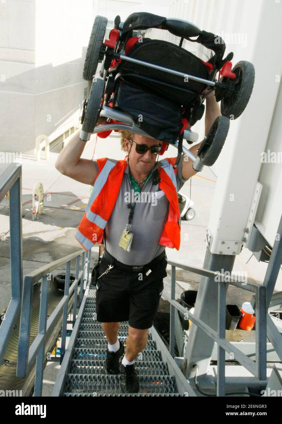 United airlines ramp service hires stock photography and images Alamy