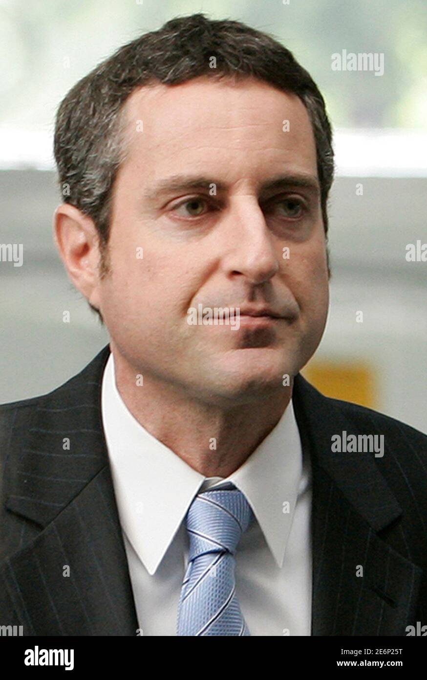 Arrives criminal courts justice hires stock photography and images Alamy