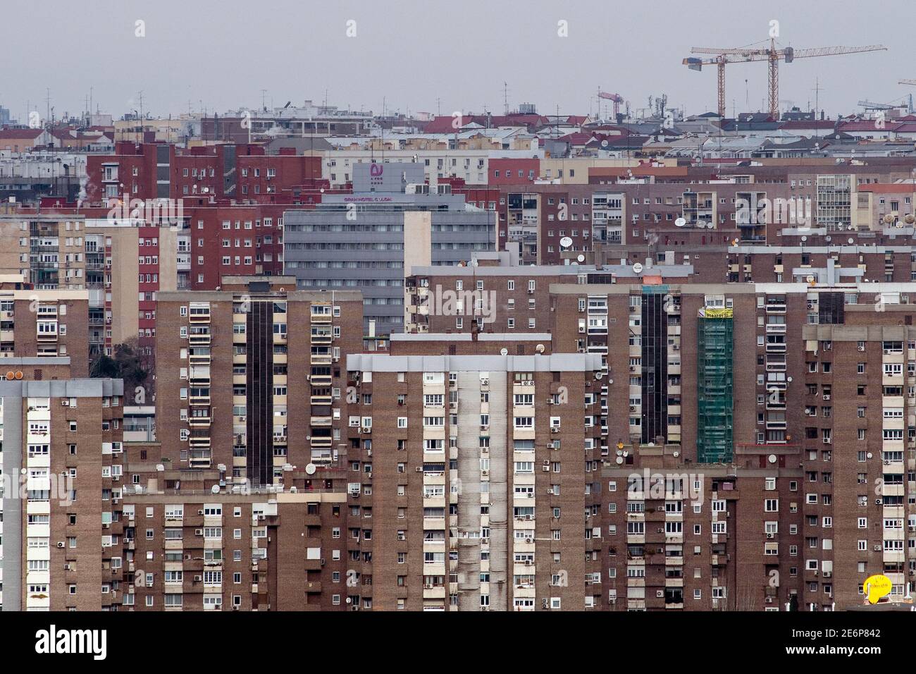 Madrid, Spain. 29th Jan, 2021. View of a residential area in Madrid. One out of three households in the city of Madrid have been impoverished over 2020 due to the coronavirus (COVID-19) crisis, according to a report on the impact of the pandemic on the well-being of the families of Madrid presented today by the vice mayor, Begoña Villacis, with the delegate of Families, Equality and Social Welfare, Pepe Aniorte. Credit: Marcos del Mazo/Alamy Live News Stock Photo