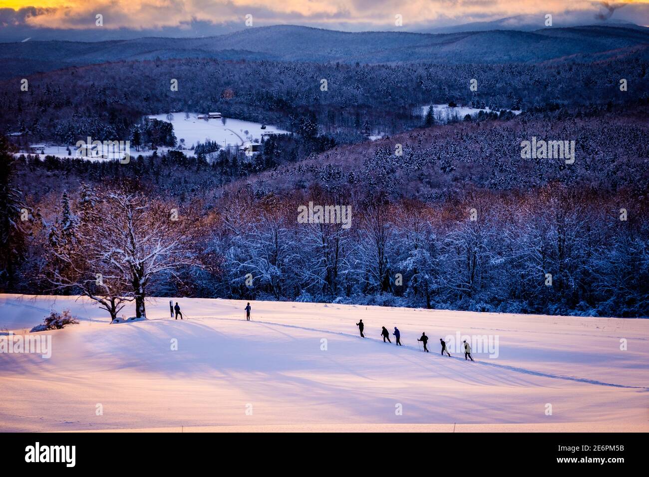 Skiing silhouettes hires stock photography and images Alamy