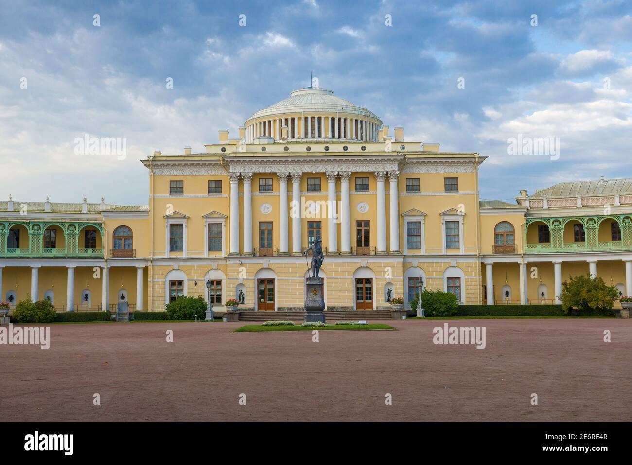 PAVLOVSK, RUSSIA - SEPTEMBER 28, 2020: Cloudy September morning at the Pavlovsk Palace Stock Photo