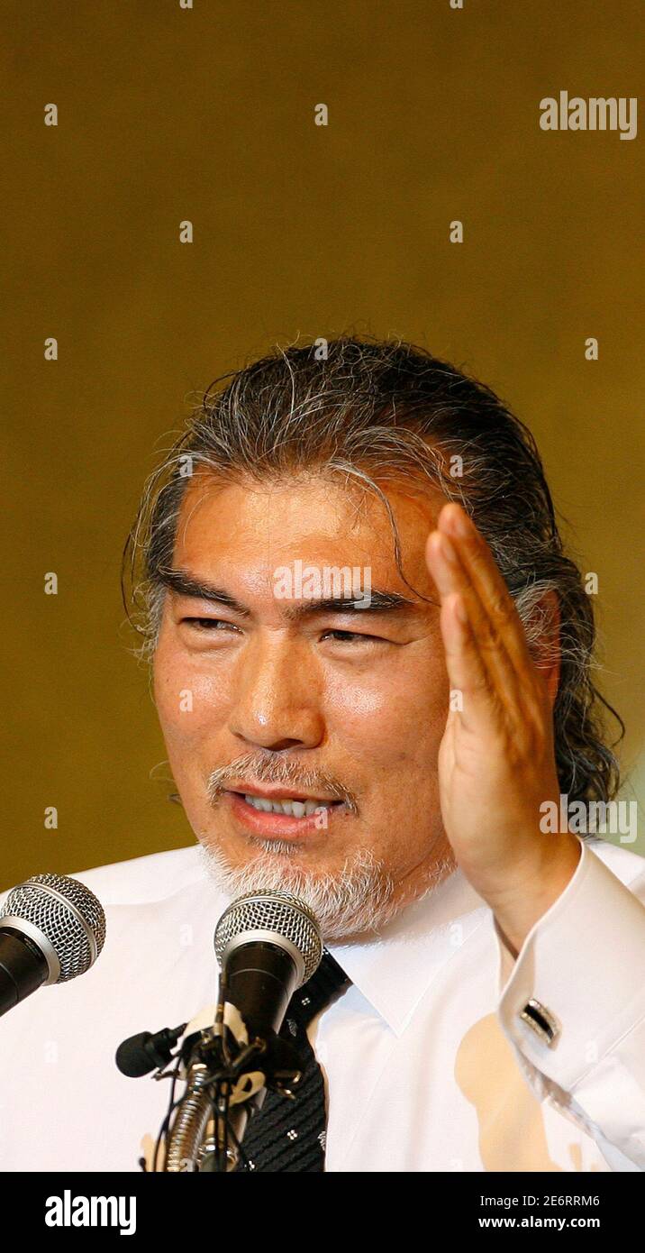 Singer Na Hoon A Speaks At A News Conference In Seoul January 25 2008 Na Spoke On Friday To Deny Rumours He Had Been Castrated By A Japanese Gangster Yakuza Boss Who Was