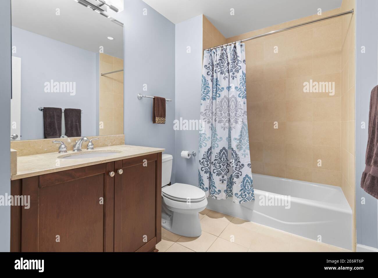 Apartment interior in Chicago overlooking Lake Michigan Stock Photo Alamy