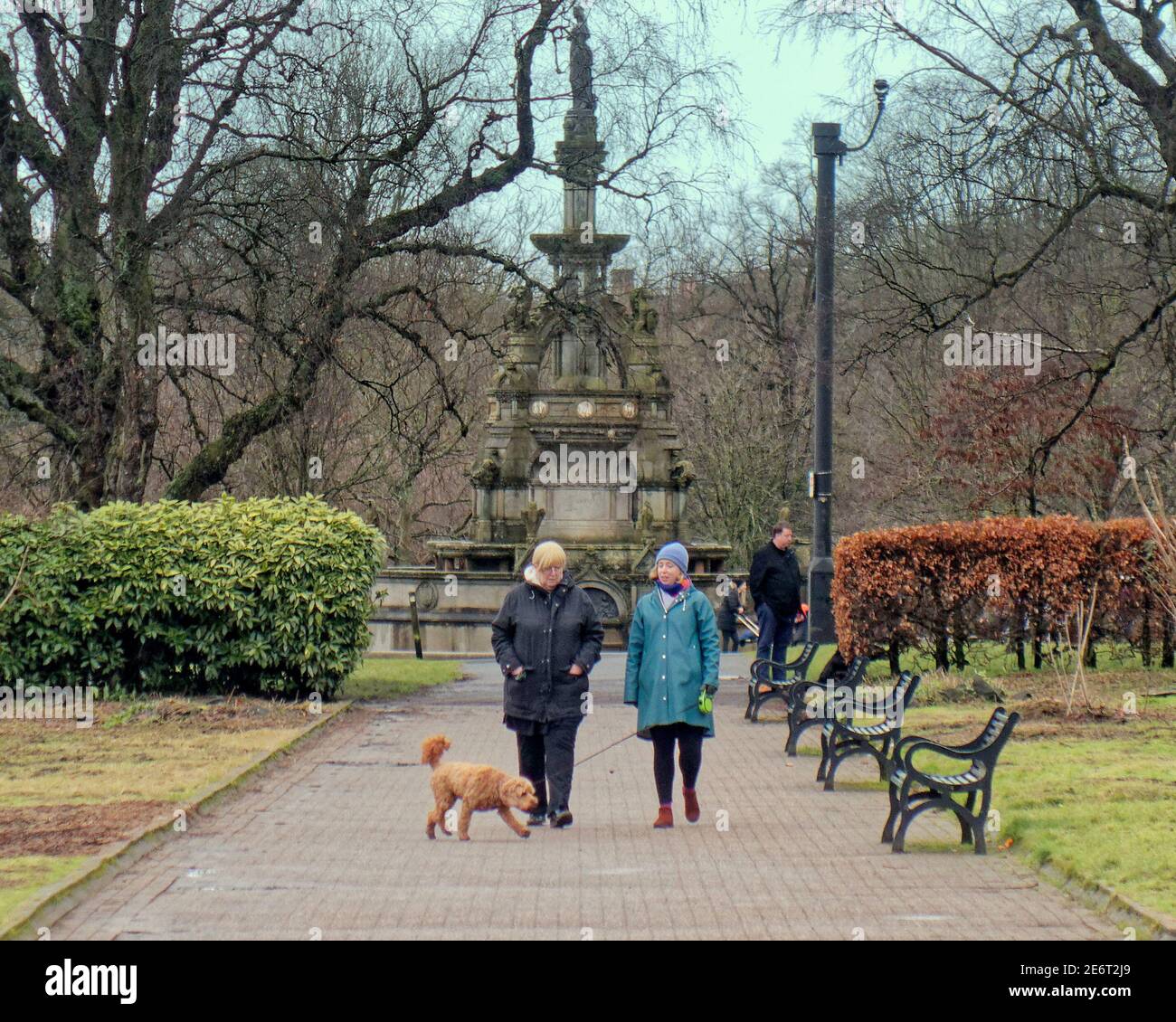 Glasgow, Scotland, UK. 29th January, 2021Lockdown Friday full of  to misery as the rain came back and deserted streets in the town centre shopping areas. With  kelvingrove park and its art gallery grounds providing safe areas for nice families to get out. y. Credit Gerard Ferry/Alamy Live News Stock Photo