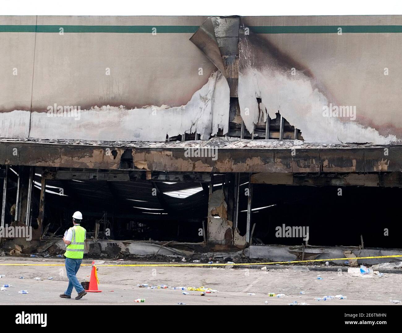 Sofa super store fire hi-res stock photography and images - Alamy