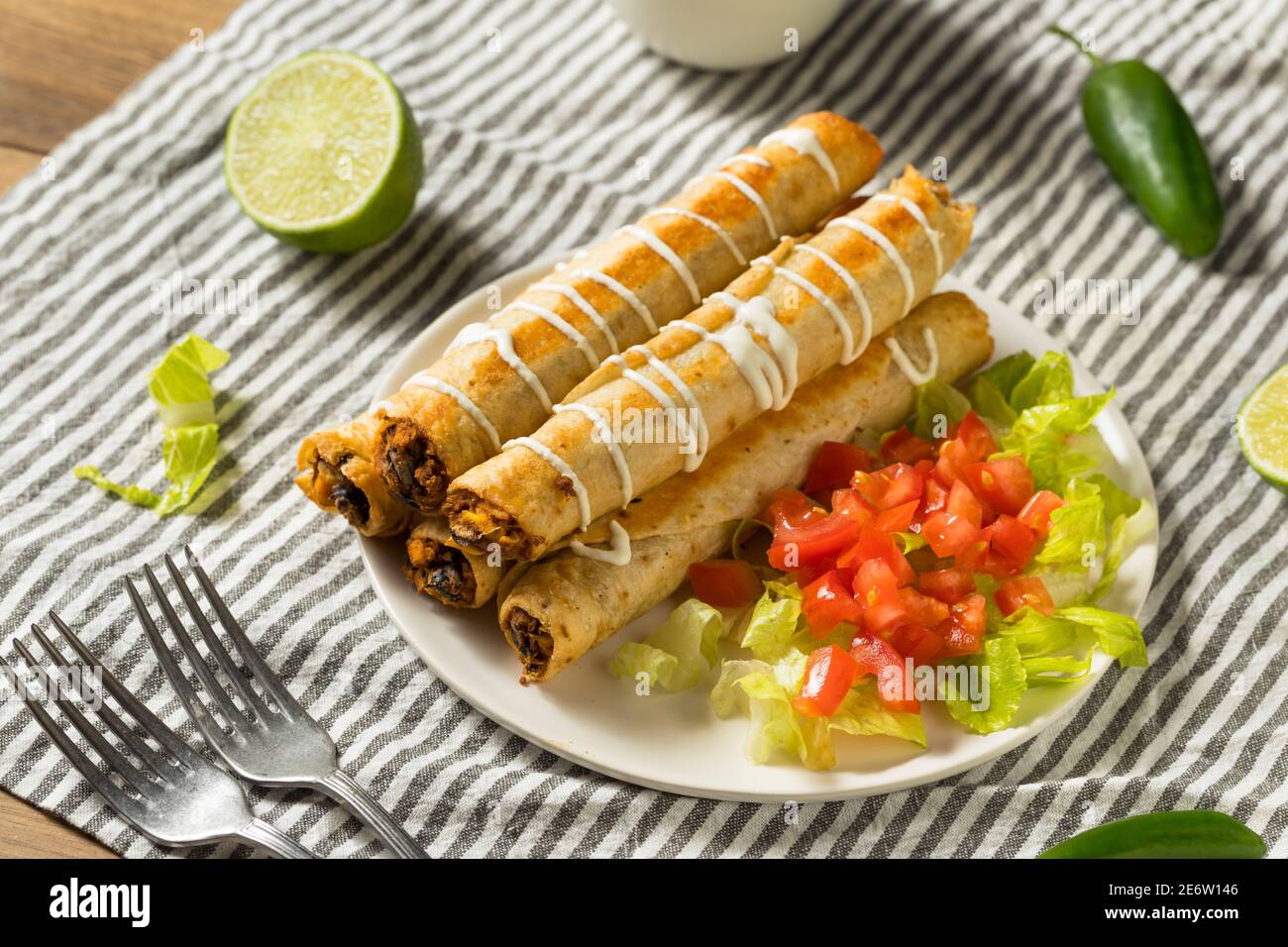Flauta de pollo hires stock photography and images Alamy