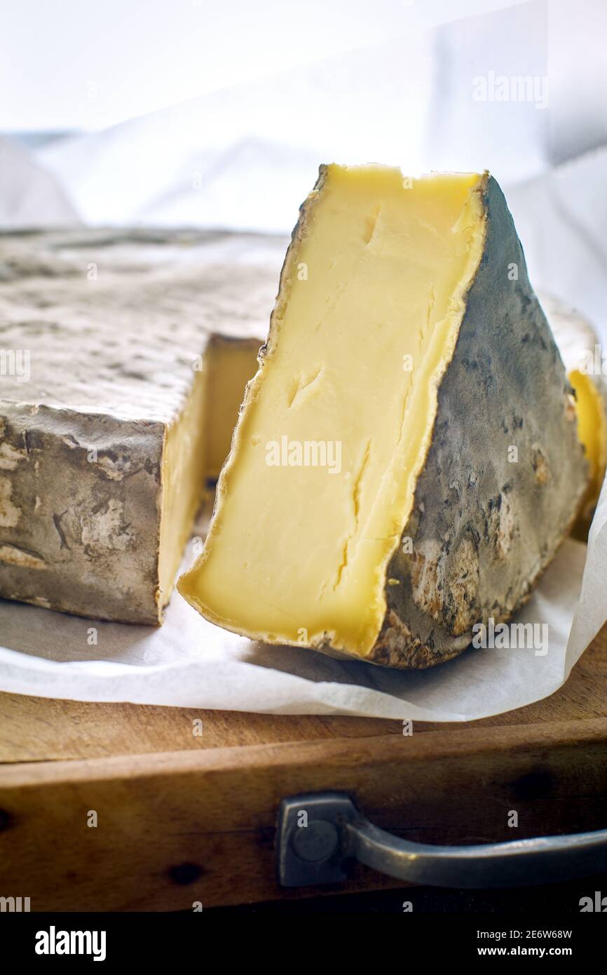 Fromage cave hi-res stock photography and images - Alamy